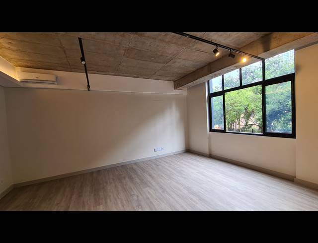 BEDROOM APARTMENT FOR SALE IN SANDOWN